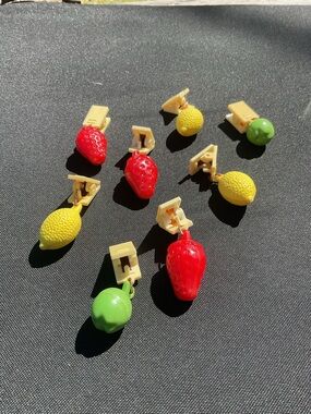 Vintage weighted picnic table cloth fruit clips 8